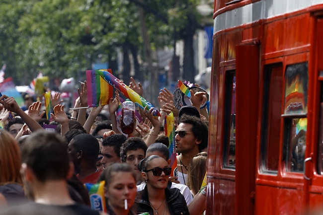 Gay pride Paris JUN13-165